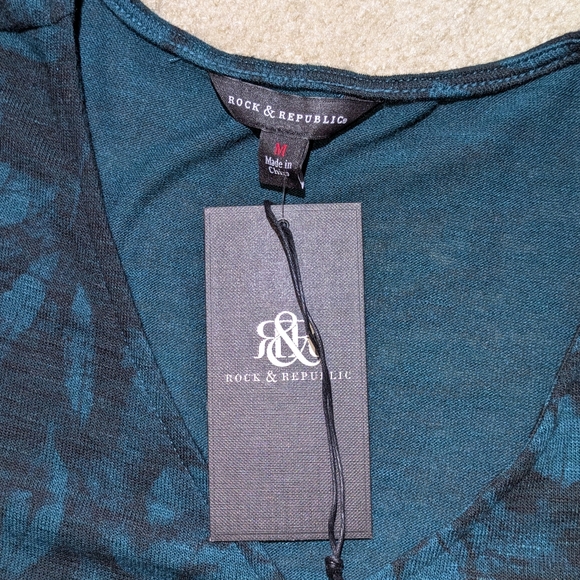 Rock & Republic Floral Print Top - Picture 7 of 9